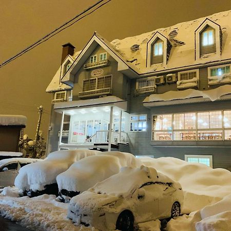 Snowhouse Memorie Hotel-石打丸山 Seki  Bagian luar foto