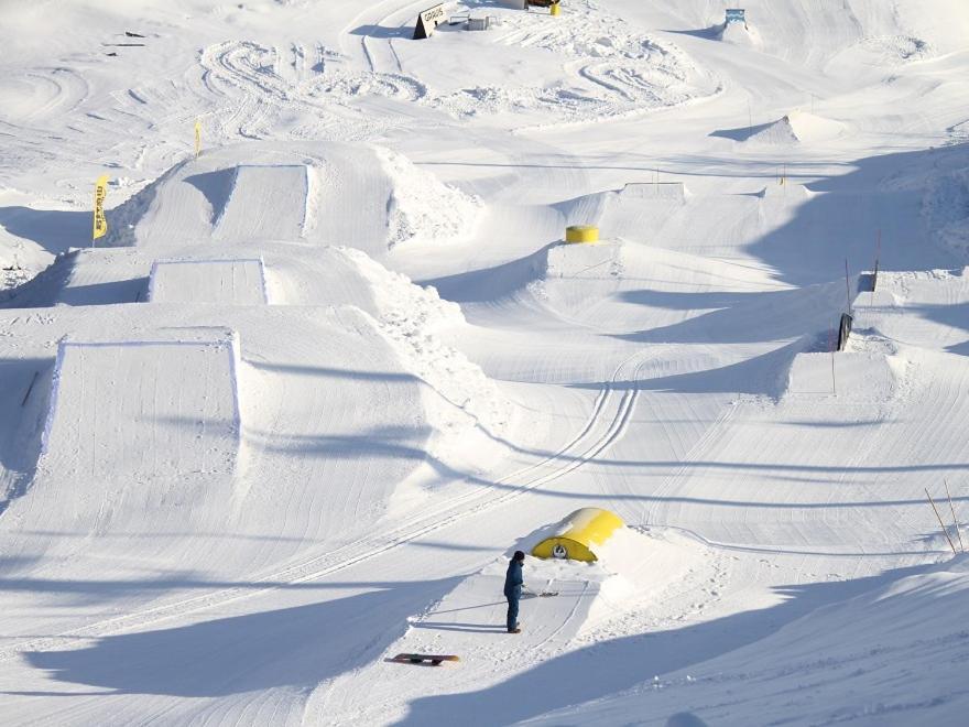 Snowhouse Memorie Hotel-石打丸山 Seki  Bagian luar foto