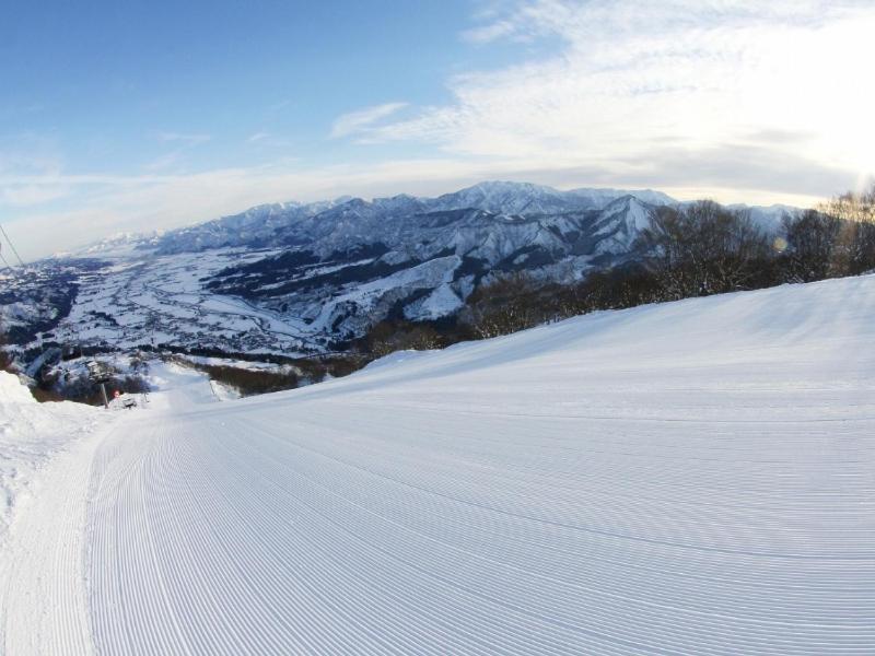 Snowhouse Memorie Hotel-石打丸山 Seki  Bagian luar foto