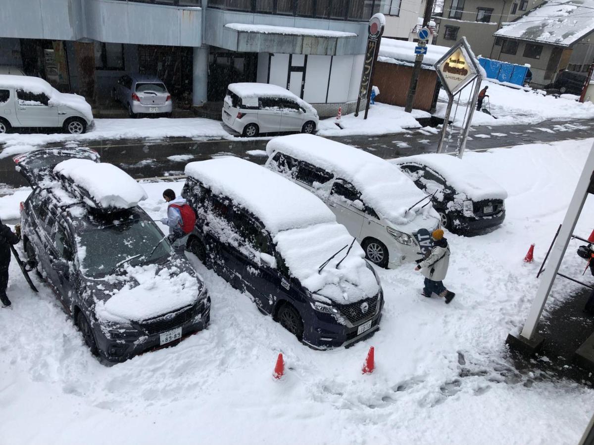 Snowhouse Memorie Hotel-石打丸山 Seki  Bagian luar foto